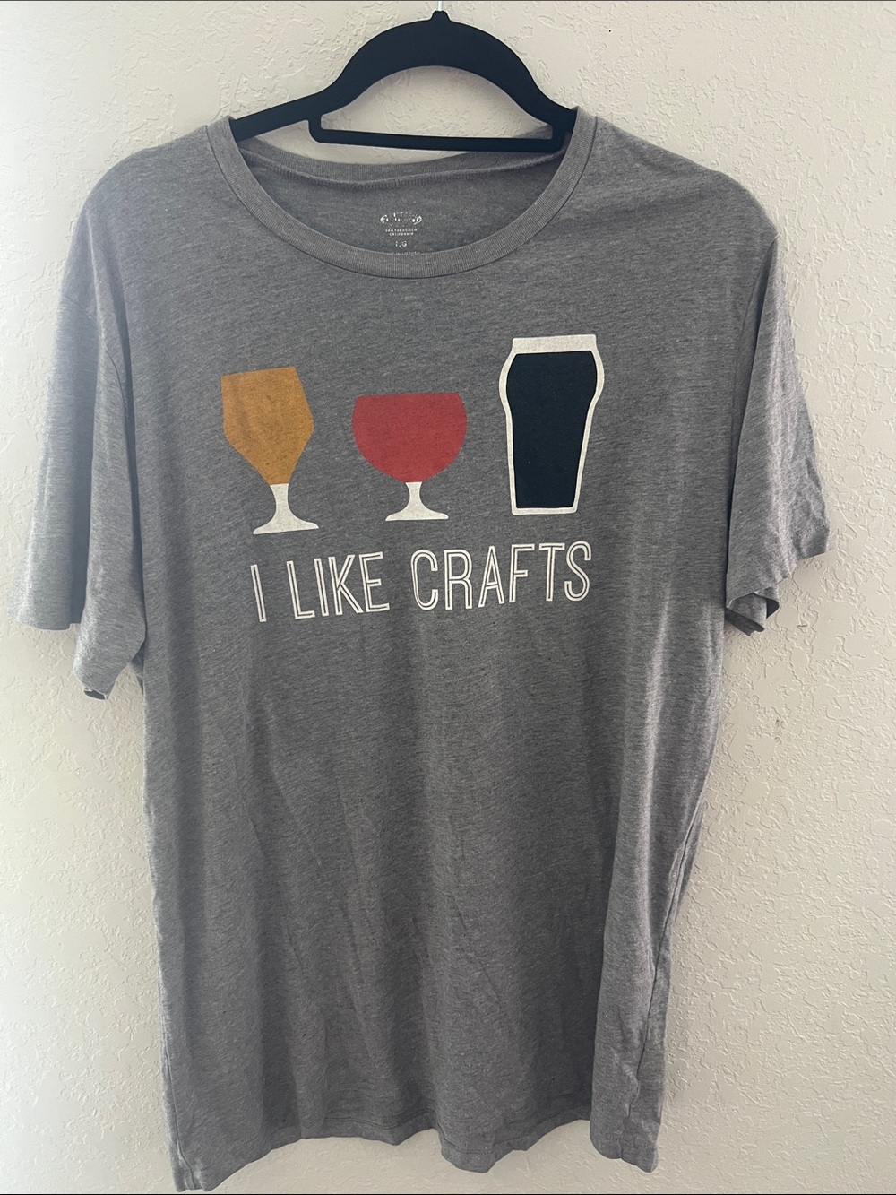 Old Navy Gray Short CRAFT BEER Tee with Beer Glass Graphics